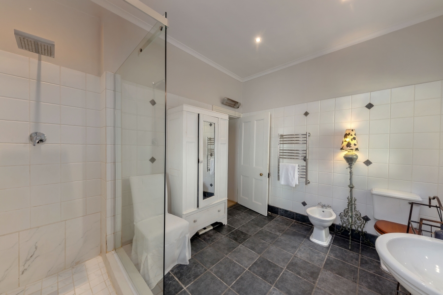 4 Bedroom Property for Sale in Oranjezicht Western Cape